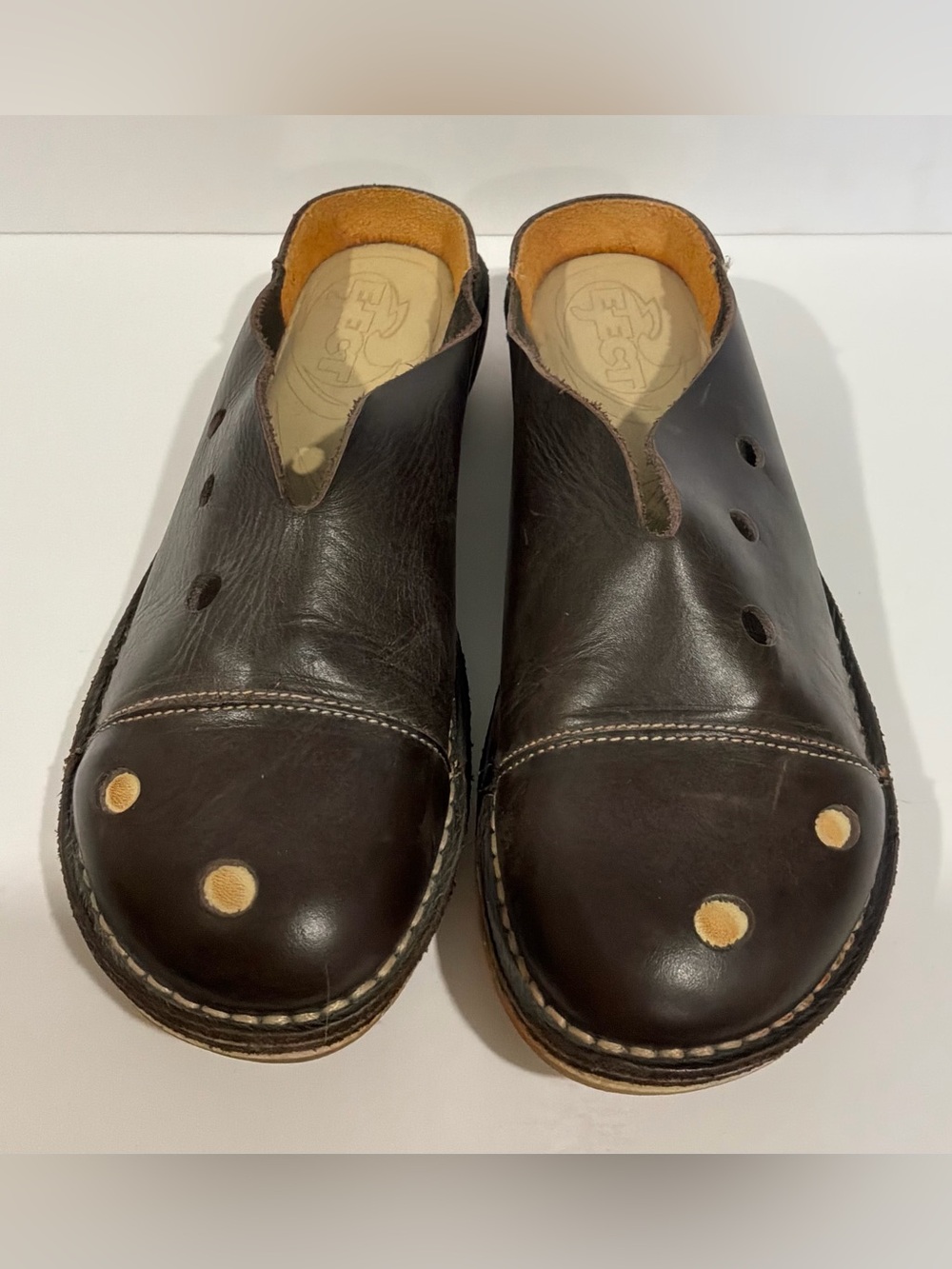 NWOT…PEJECT..Leather clogs